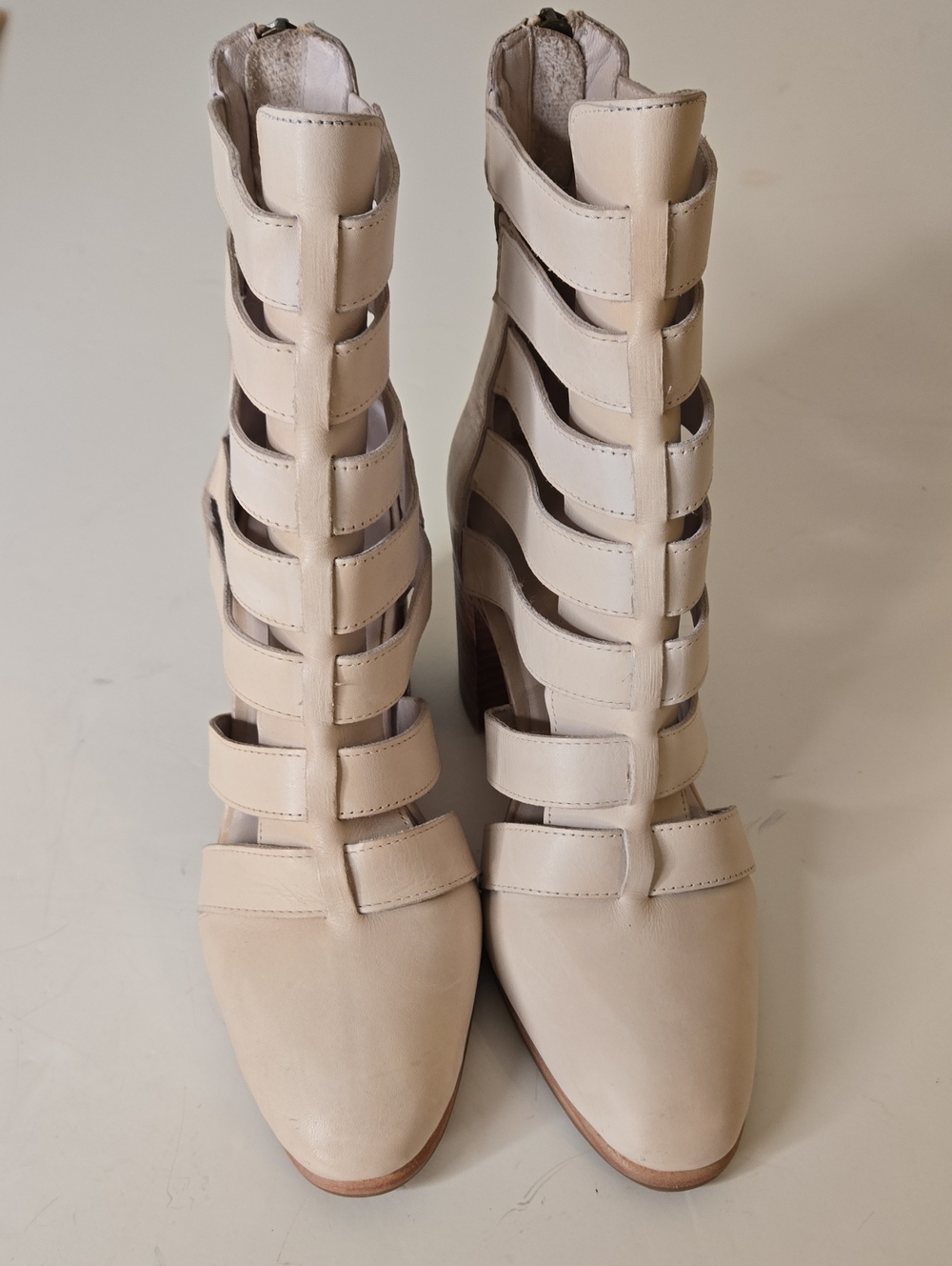 Vintage Foundry Strappy Ankle Heeled Boots/Sandals in Cream Made In India 7.5
